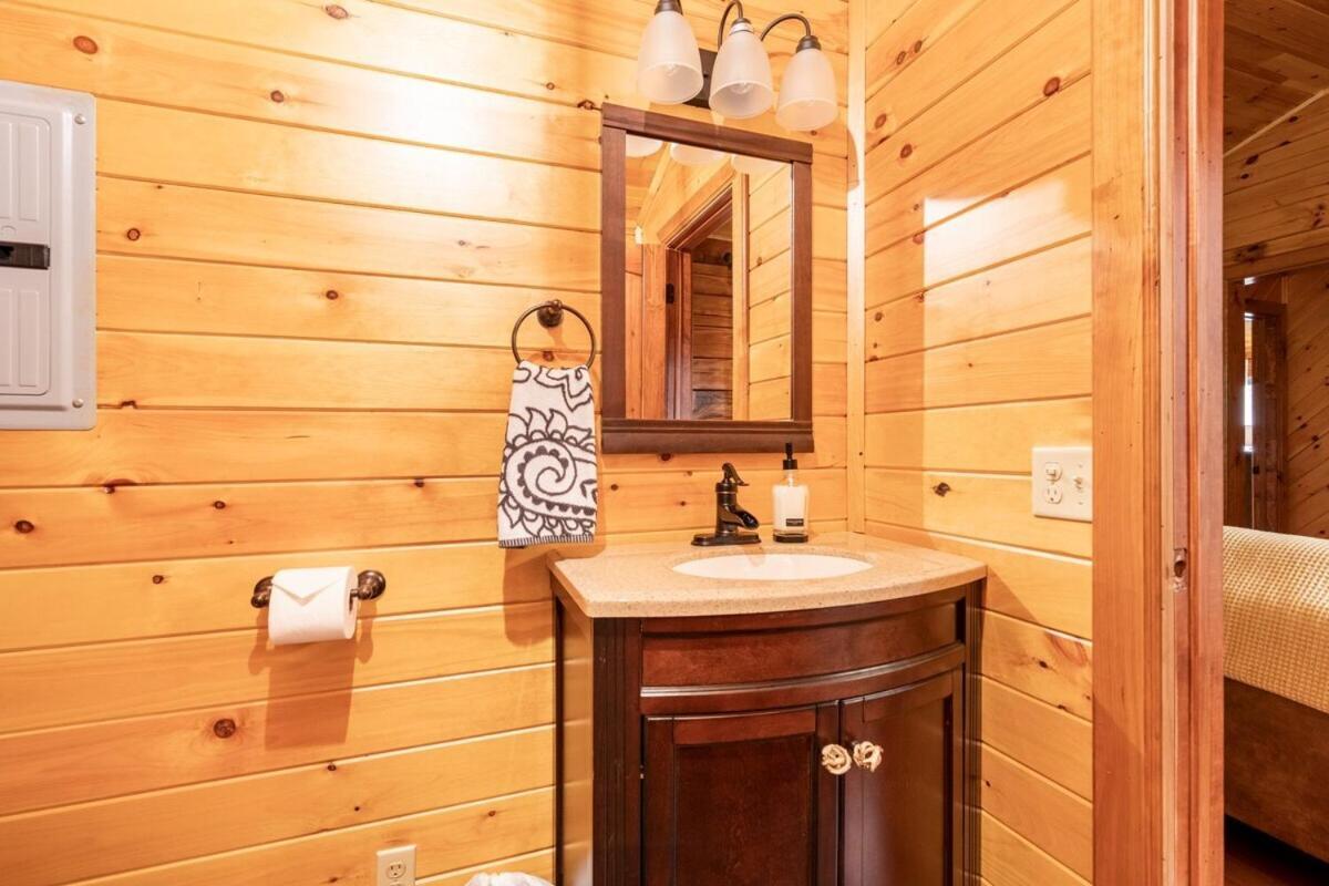 Secluded Wooded Cabin Near The Hocking Hills New Straitsville Ngoại thất bức ảnh